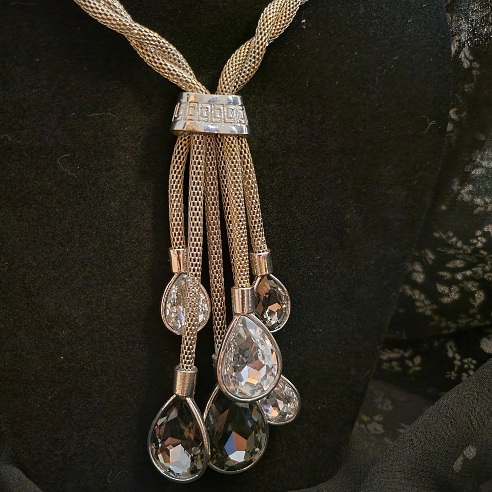 Multi-drop dangle necklace